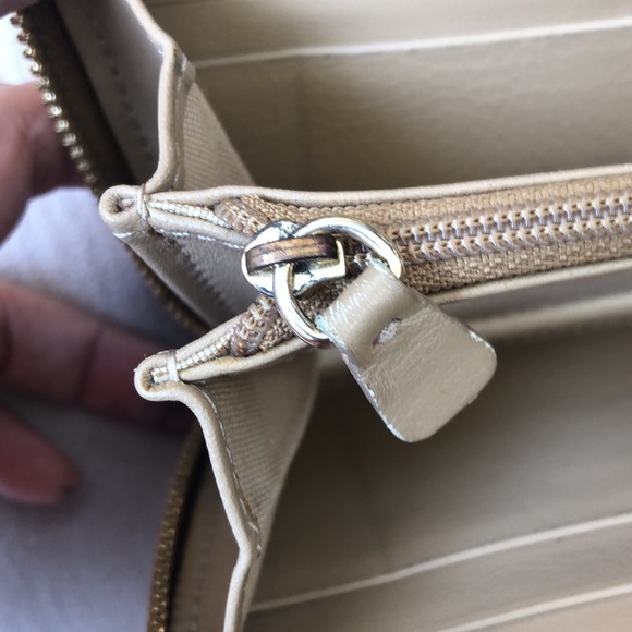 Jimmy Choo - Picture 4 of 17